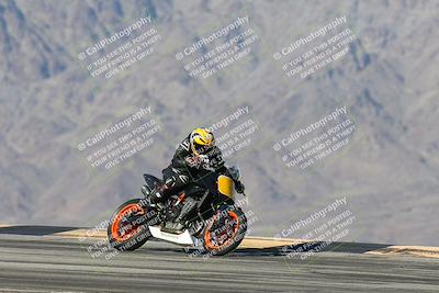 media/Dec-01-2025-Moto Forza (Mon) [[2daa91e15f]]/1-Advanced Group/Session 4 Turn 9/